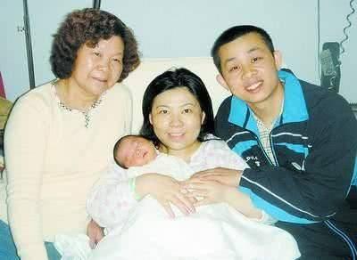 邓亚萍老公多少岁了,揭秘乒乓球女神背后的岁月故事