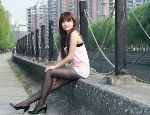 rosi美女酒店穿丝袜视频下载,揭秘Rosi美女酒店私密视频下载之谜