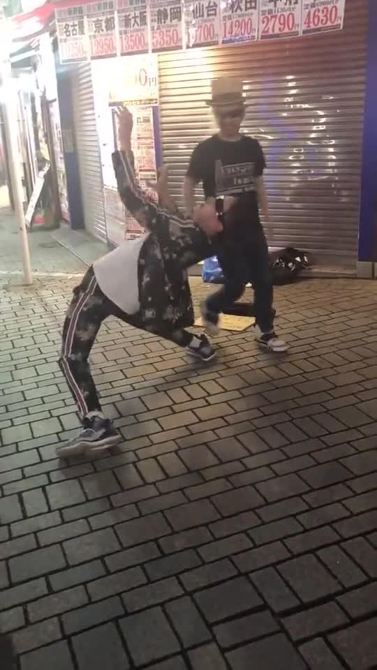 日本街头强袭,现场情况及应对措施全解析